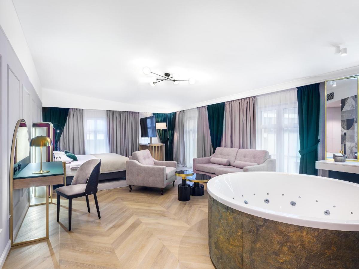 Golden Queen Deluxe Jacuzzi Apartments - Old Town Krakov Exteriér fotografie