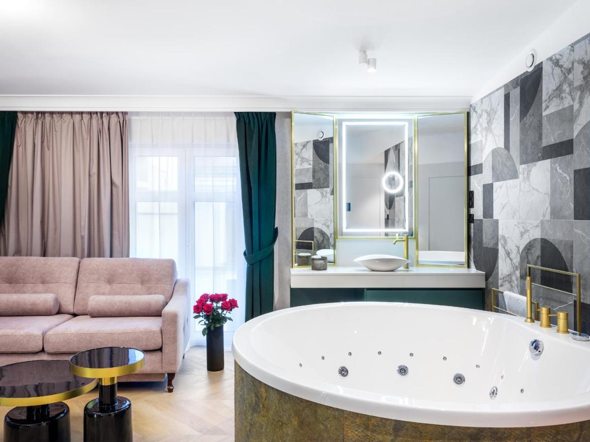 Golden Queen Deluxe Jacuzzi Apartments - Old Town Krakov Exteriér fotografie